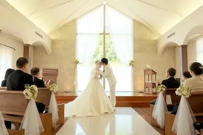 チャペルフォトウェディングを見る